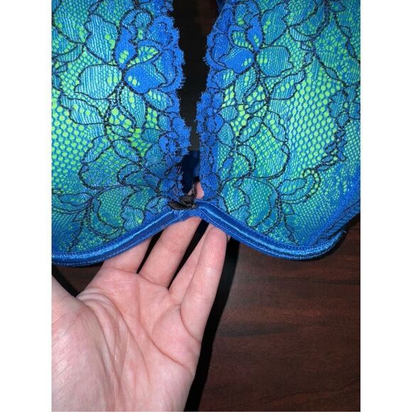 Cacique Blue and Green Lace Bra Size 44DD - Picture 2 of 6